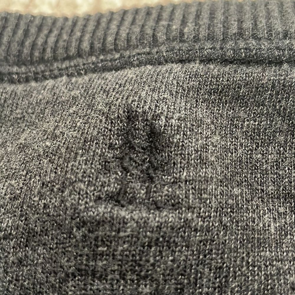 G.H. Bass & Co. grey sweatshirt. Men’s XL 60/40 cotton/poly Excellent condition - Picture 6 of 7